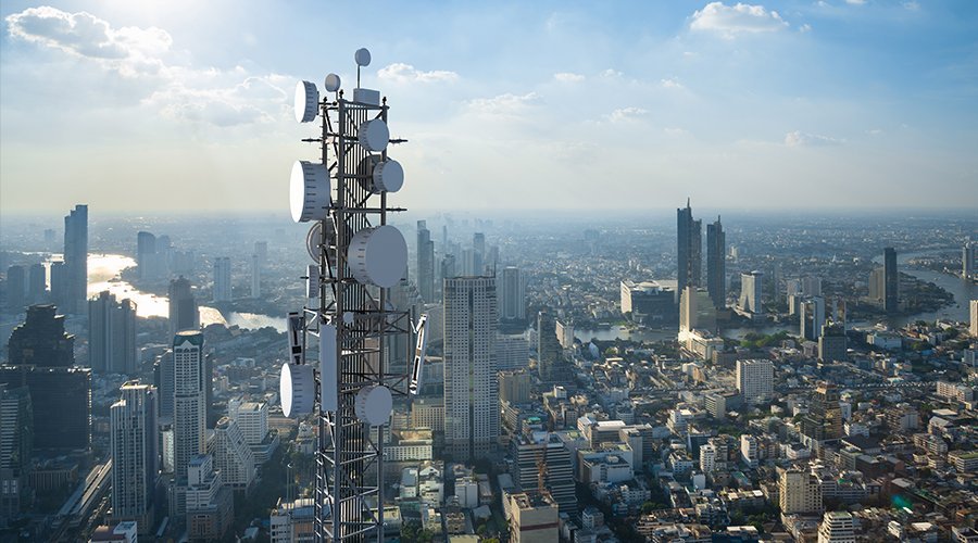 5g-tower-skyscrapers