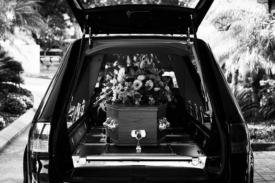 hearse-casket-and-flowers