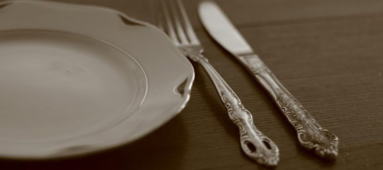 empty plate knife and fork from pixabay.com