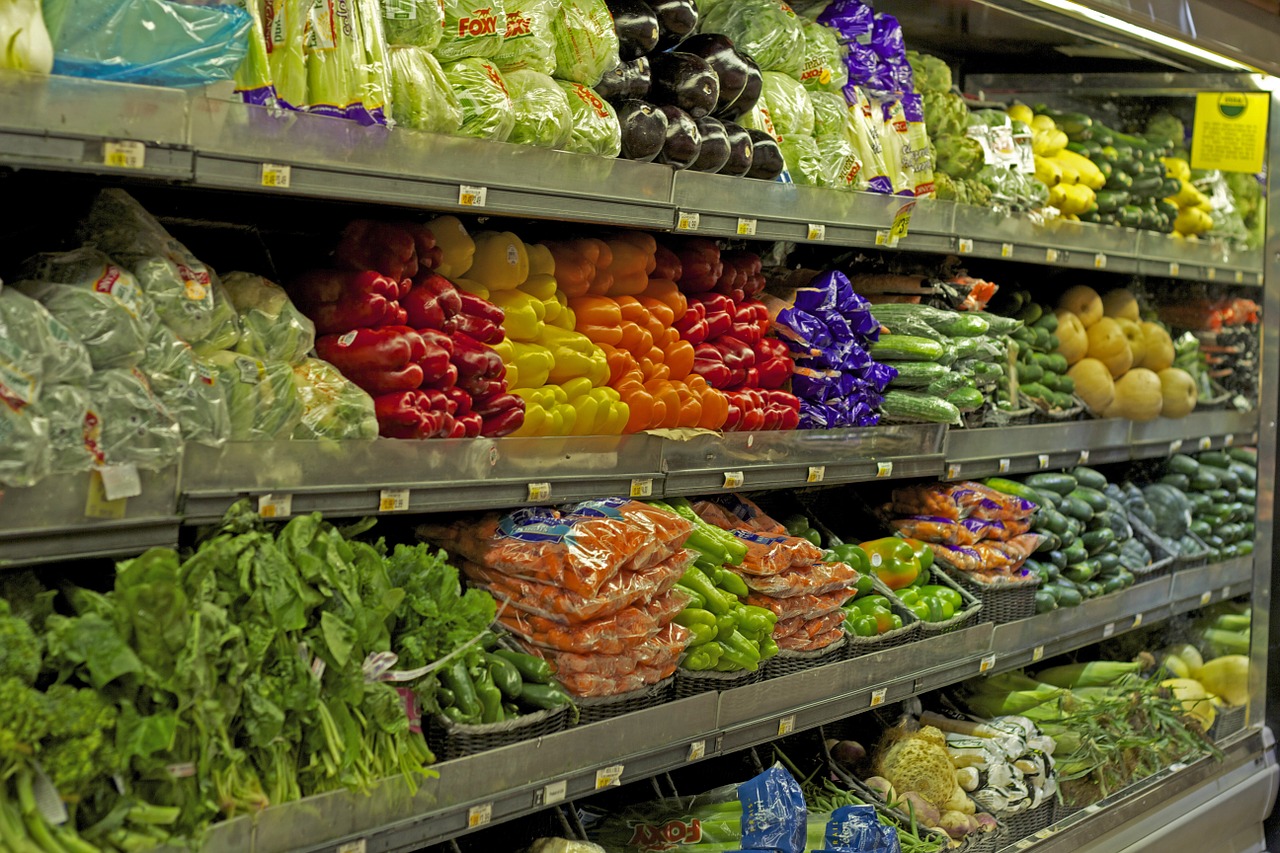 vegetables_on_supermarket_shelves