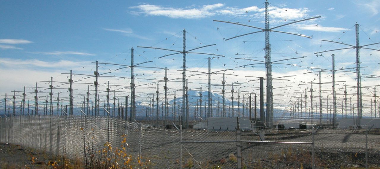HAARP array - Photo by Michael Kleiman, US Air Force 