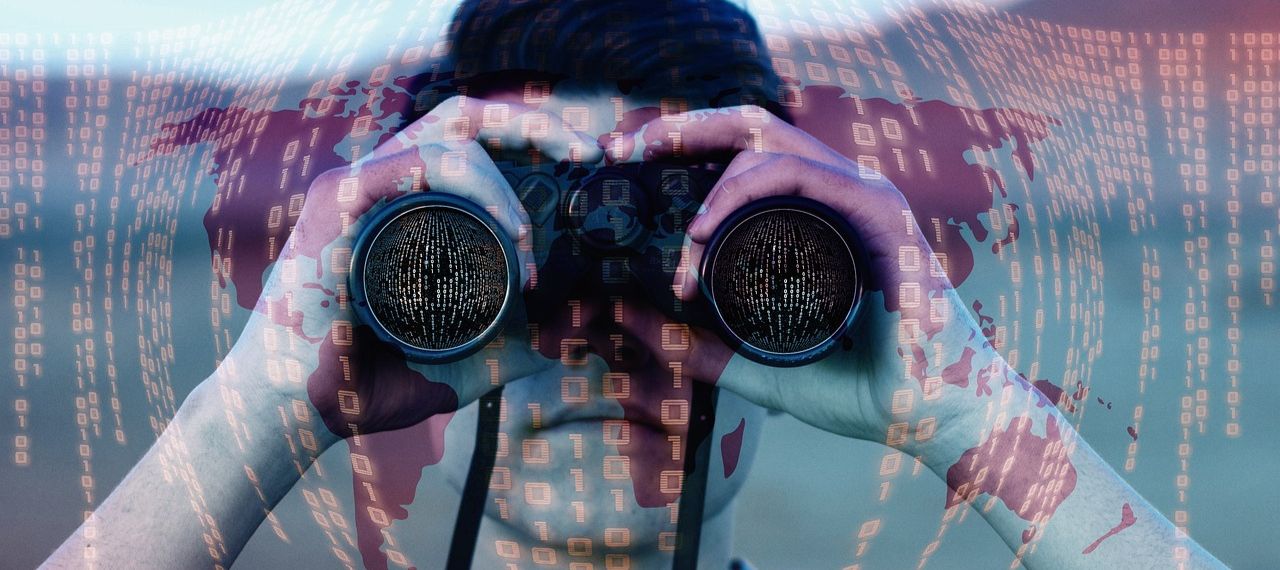 binoculars Gerd Altmann from Pixabay