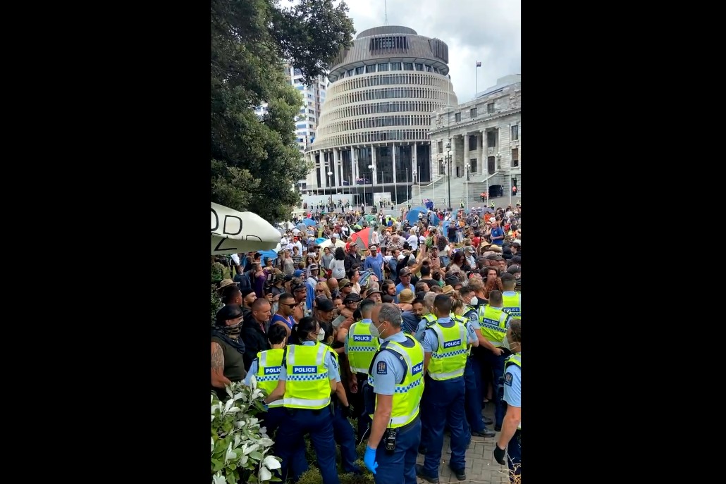 police_and_protesters_at_nz_parliament_2022